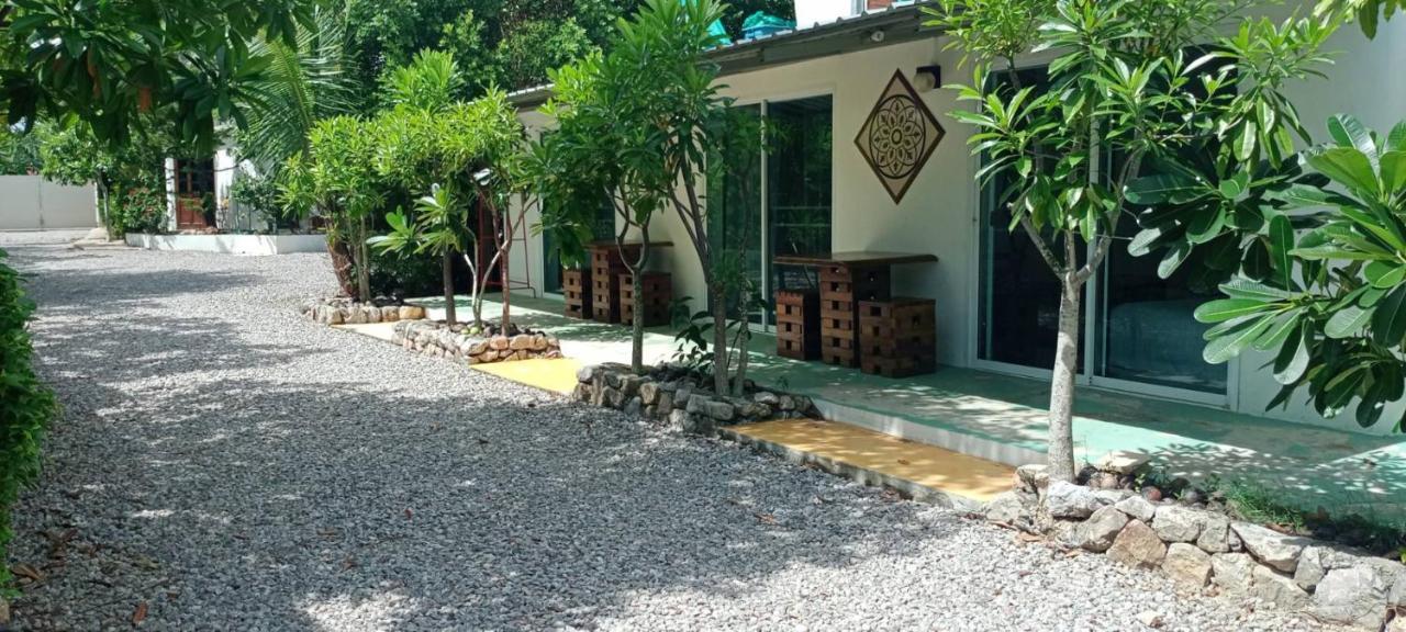 Mem Homestay Chumphon Eksteriør billede
