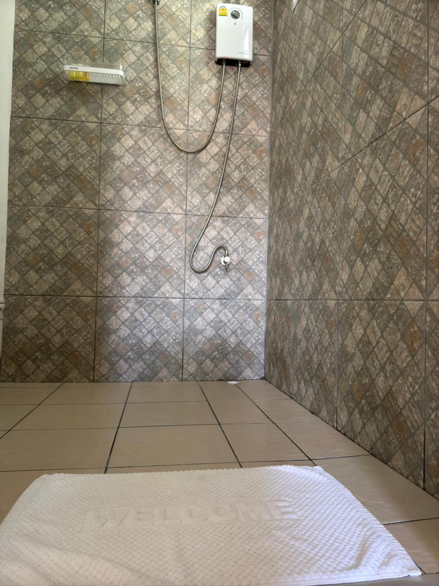 Mem Homestay Chumphon Værelse billede